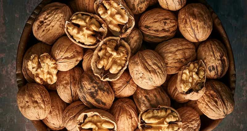 گردو تویسرکان با مغز درشت و خوش طعم